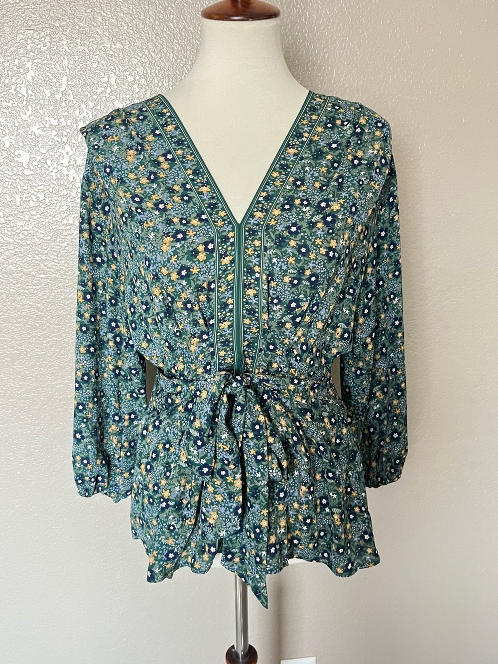 Max Studio Green blouse medium